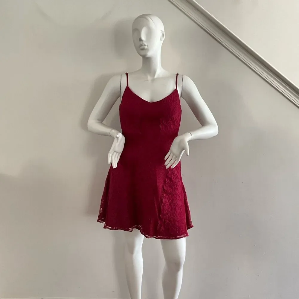 Adelyn Rae Lace Mini Dress Burgundy L